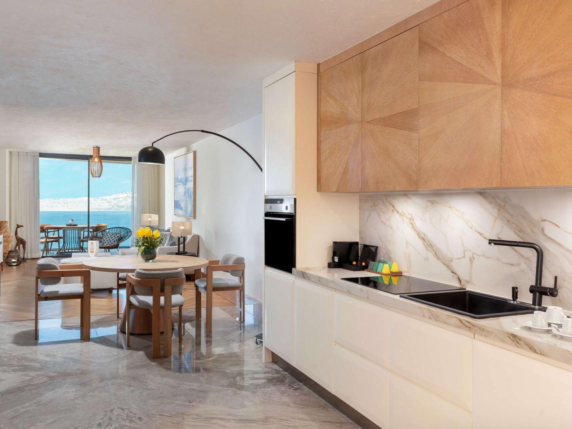 Hotel Swissotel Living 5*