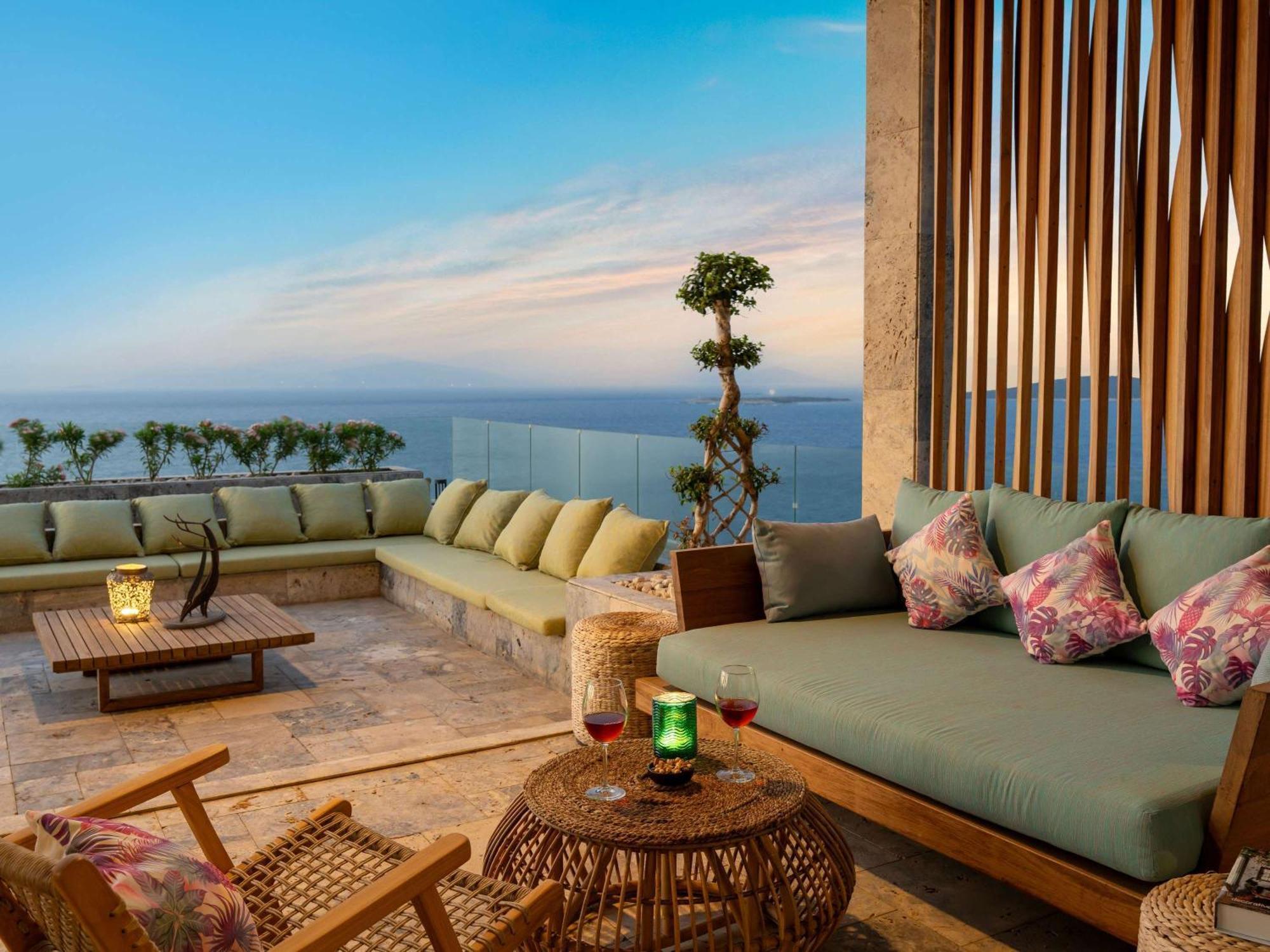 Swissotel Living Отель